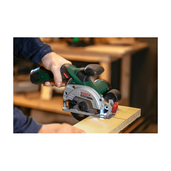 Аккумуляторная дисковая пила Bosch UniversalCirc 12 (06033C7002)