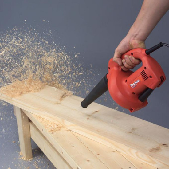 Электрическая воздуходувка Makita M4000