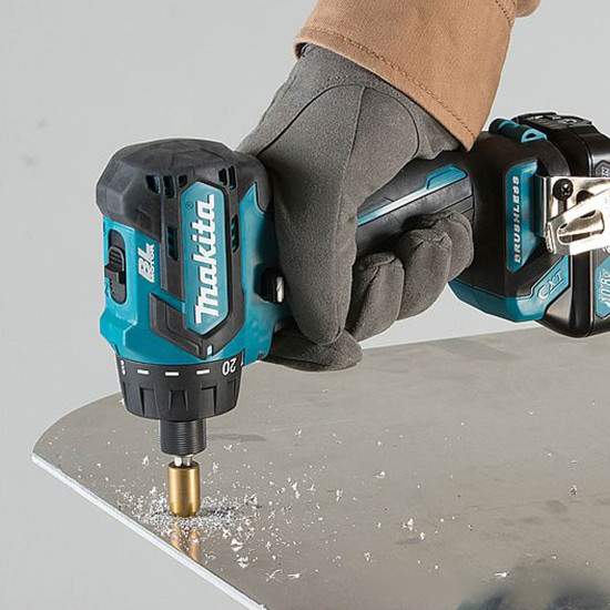 Аккумуляторная дрель-шуруповерт Makita DF032DZ