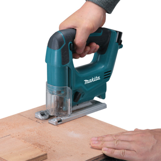 Аккумуляторный лобзик Makita JV100DZ