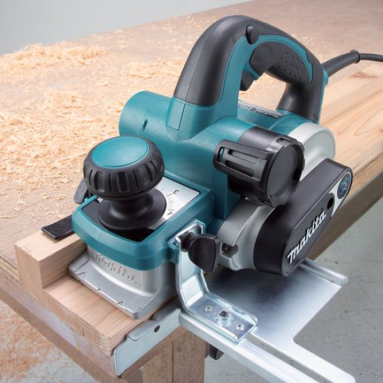 Электрический рубанок Makita KP0810C