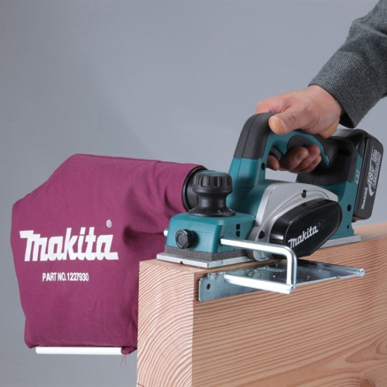 Аккумуляторный рубанок Makita DKP180Z