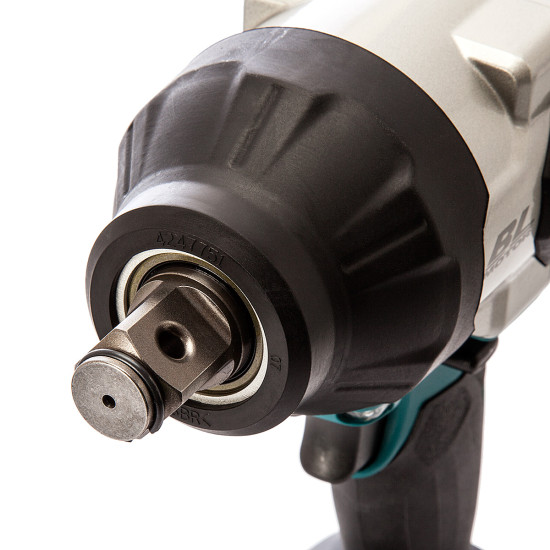 Аккумуляторный ударный гайковерт Makita DTW1002Z